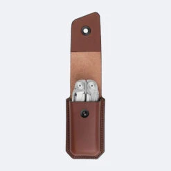 Étui Cuir Tanné Végétal Taille Large - AINSWORTH Pour Pince LEATHERMAN 8 Étui Cuir Tanné Végétal Taille Large - AINSWORTH Pour Pince LEATHERMAN -Pêche Boutique etui cuir tanne vegetal taille large ainsworth pour pince leatherman 2