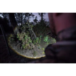 Lampe Torche Chasse 100 Lumens Zoom Noir -Pêche Boutique lampe torche chasse 100 lumens zoom noir 5